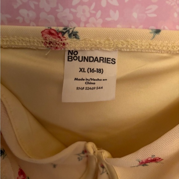 Yellow Floral Women's  Bustier Top by No Boundaries szXL(16-18) Poly/ spand NWT - Picture 3 of 6